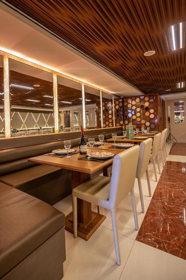 Ramada By Wyndham Manaus Torres Center Hotel Buitenkant foto