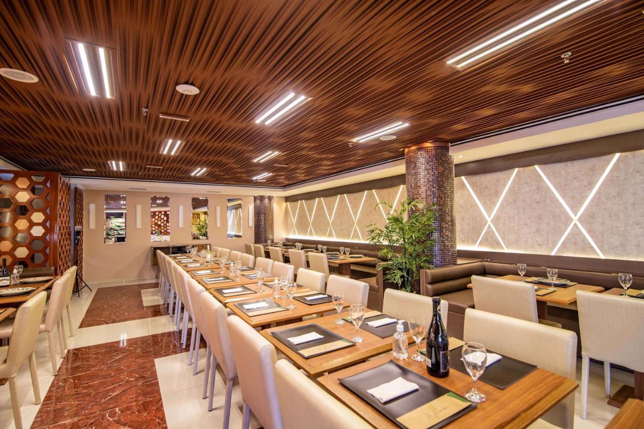 Ramada By Wyndham Manaus Torres Center Hotel Buitenkant foto