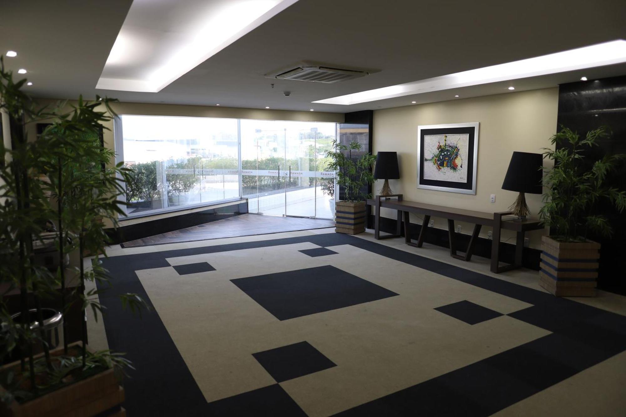 Ramada By Wyndham Manaus Torres Center Hotel Buitenkant foto
